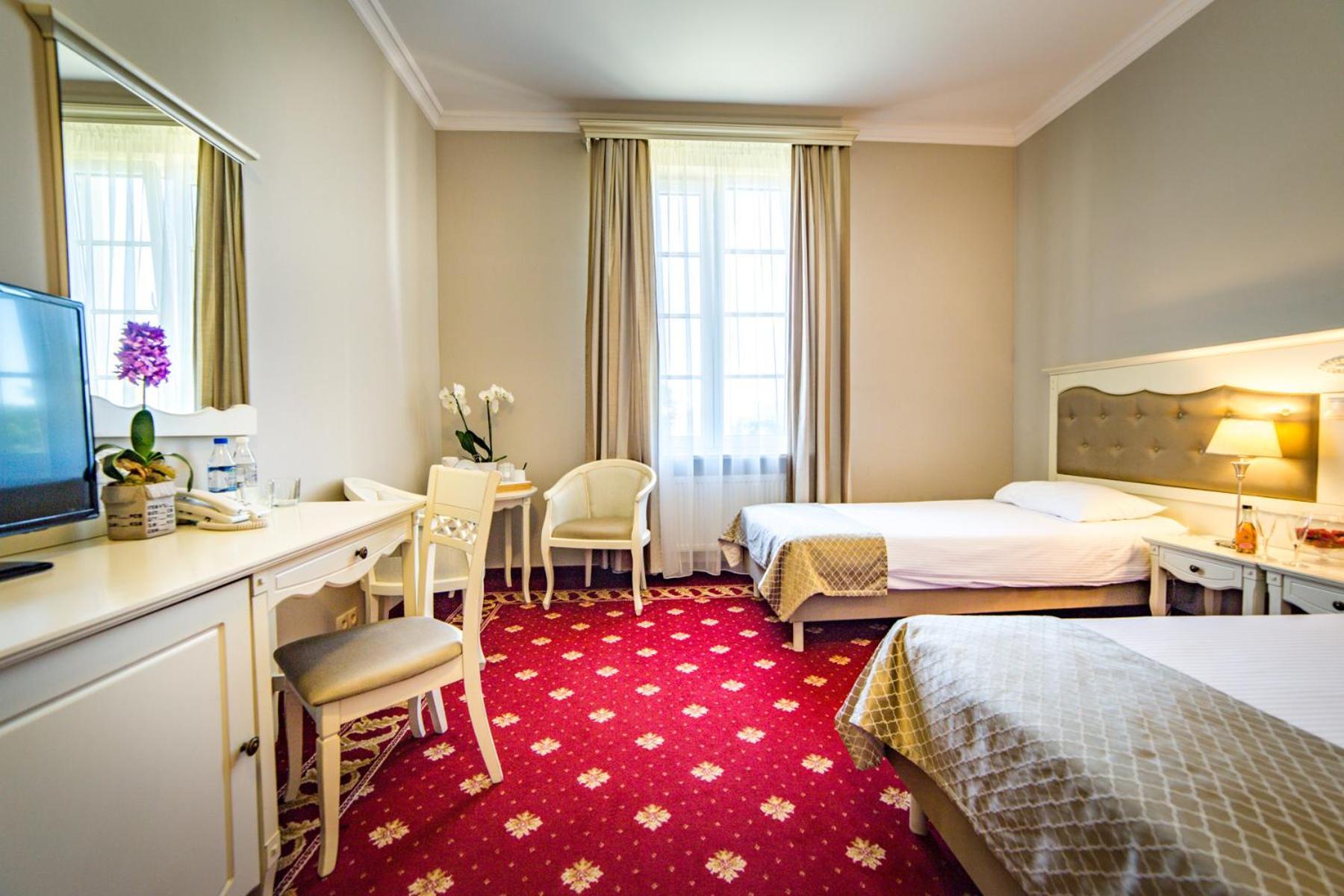Hotel Sobienie Krolewskie Sobienie Szlacheckie المظهر الخارجي الصورة