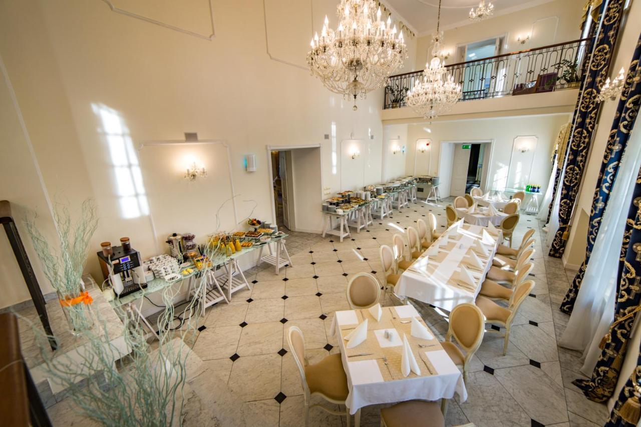 Hotel Sobienie Krolewskie Sobienie Szlacheckie المظهر الخارجي الصورة
