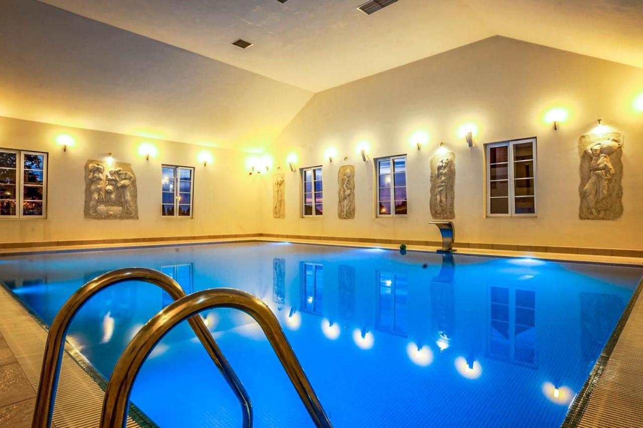 Hotel Sobienie Krolewskie Sobienie Szlacheckie المظهر الخارجي الصورة