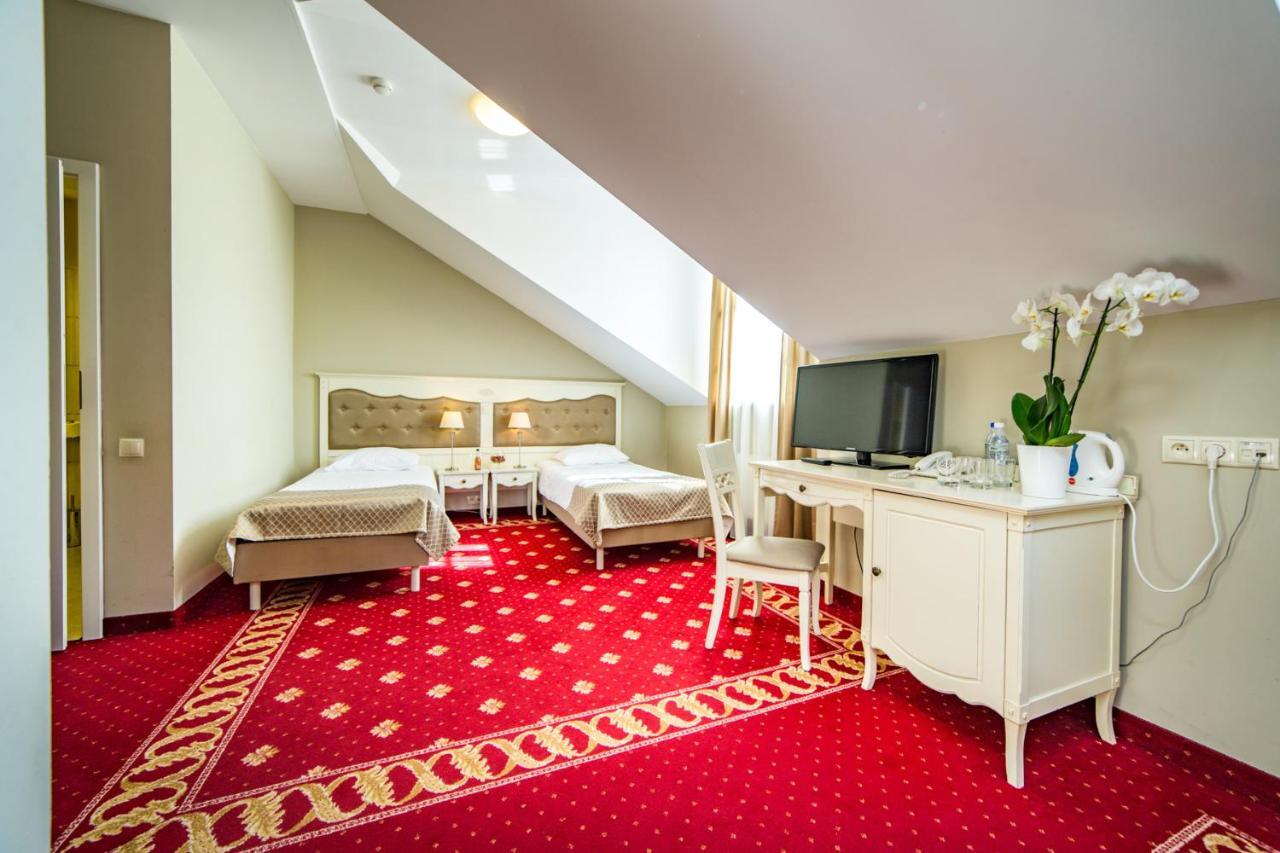 Hotel Sobienie Krolewskie Sobienie Szlacheckie المظهر الخارجي الصورة