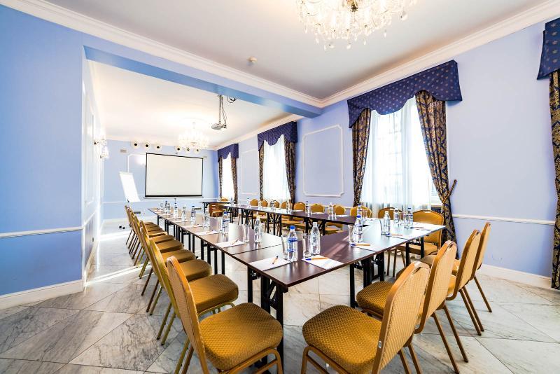 Hotel Sobienie Krolewskie Sobienie Szlacheckie المظهر الخارجي الصورة