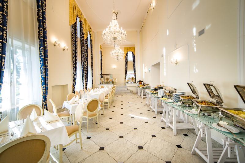 Hotel Sobienie Krolewskie Sobienie Szlacheckie المظهر الخارجي الصورة