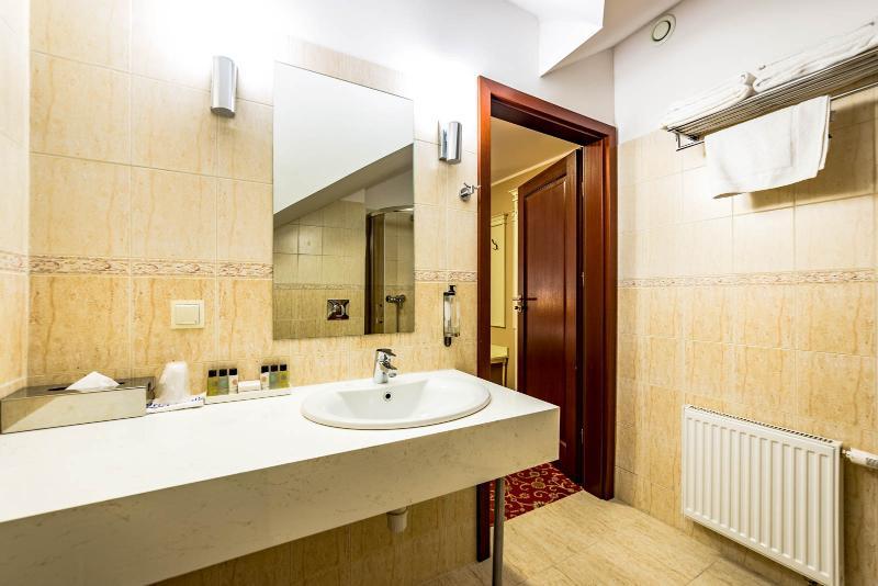 Hotel Sobienie Krolewskie Sobienie Szlacheckie المظهر الخارجي الصورة